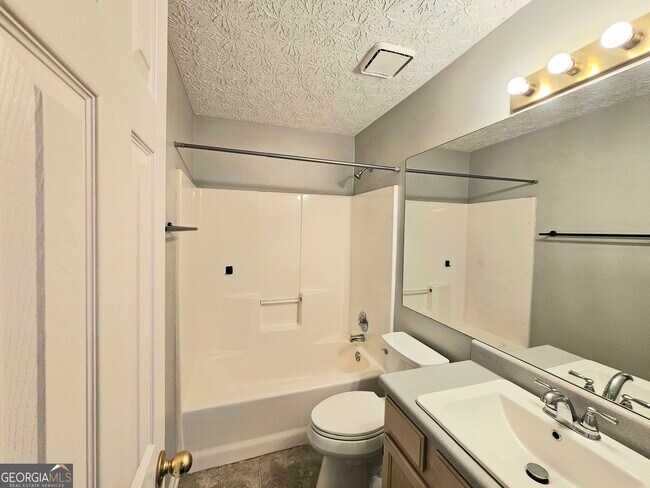 Building Photo - 2734 Highland Ridge NW