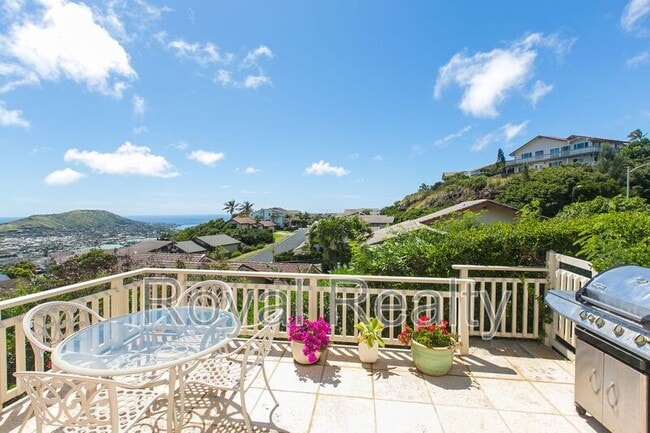 Building Photo - 1005 Kalahu Pl