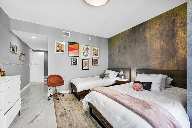 Building Photo - 488 NE 18th St