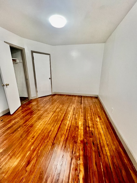 Building Photo - 354 Bergen Ave