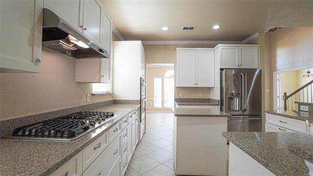 Building Photo - 2060 Garden Crest Dr