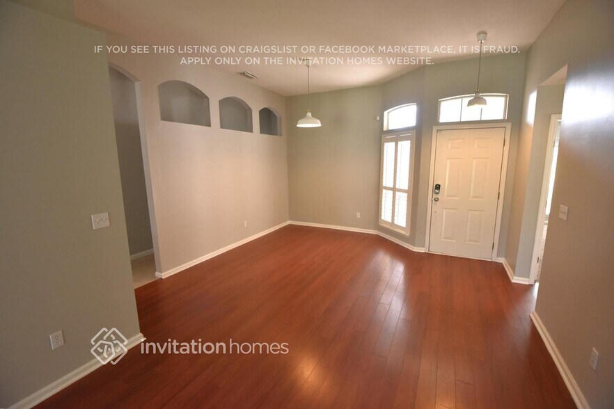 Building Photo - 2115 Trailwood Dr