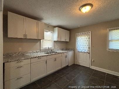 Building Photo - 4937 Walnut Dr