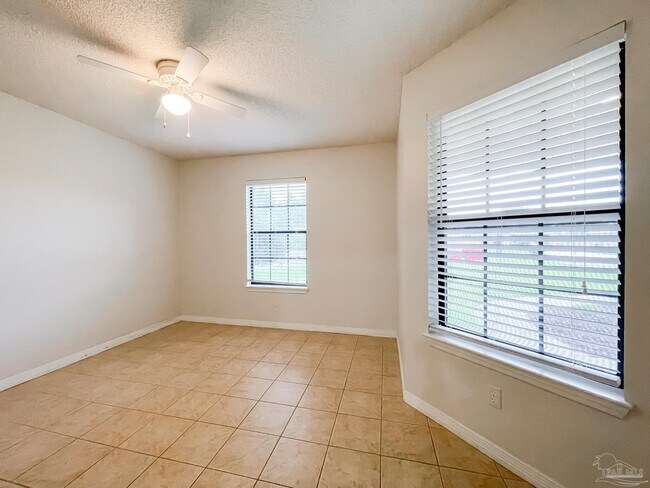 Building Photo - 9049 Bluebay Ln