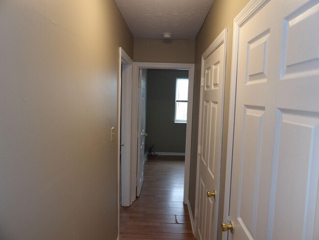 Building Photo - 409 Ridgewood Ln