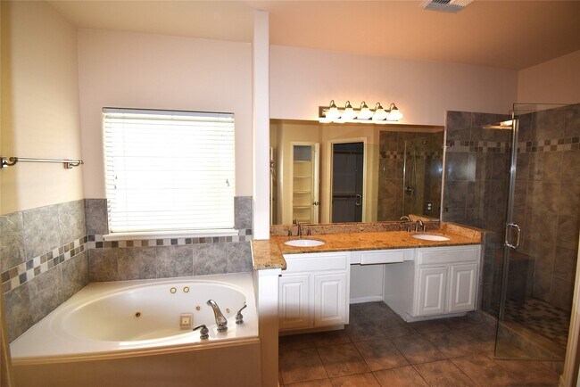 Building Photo - 1117 Malone St