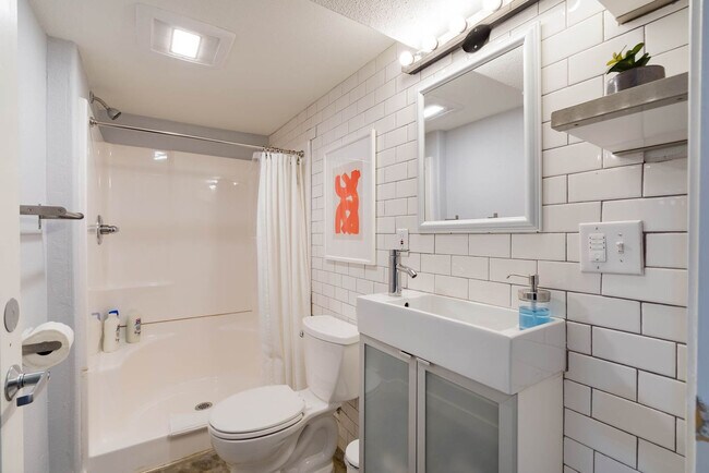 Building Photo - 1616 NW Northrup St