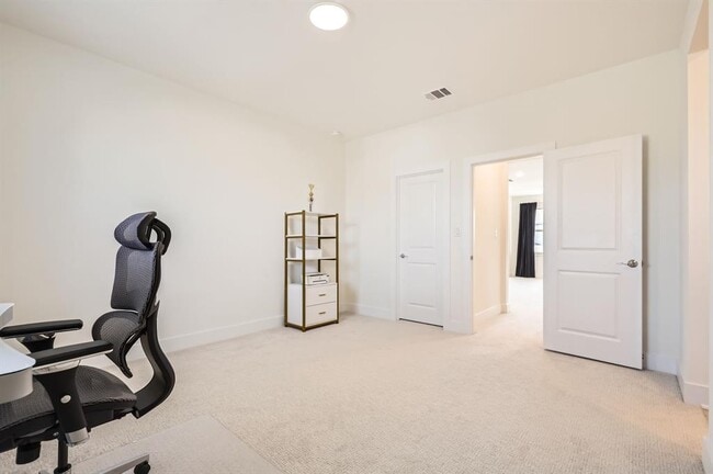 Building Photo - 4912 Risana Bend