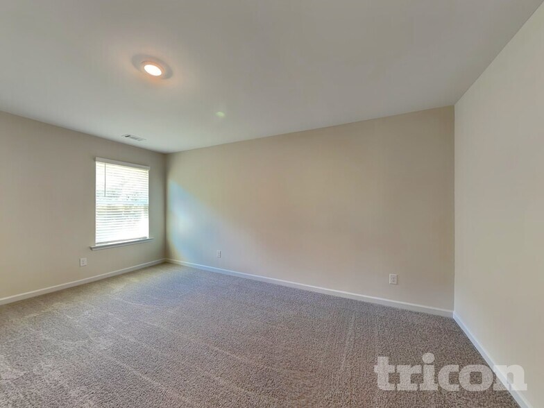 Building Photo - 3725 Saddle Bag Ct