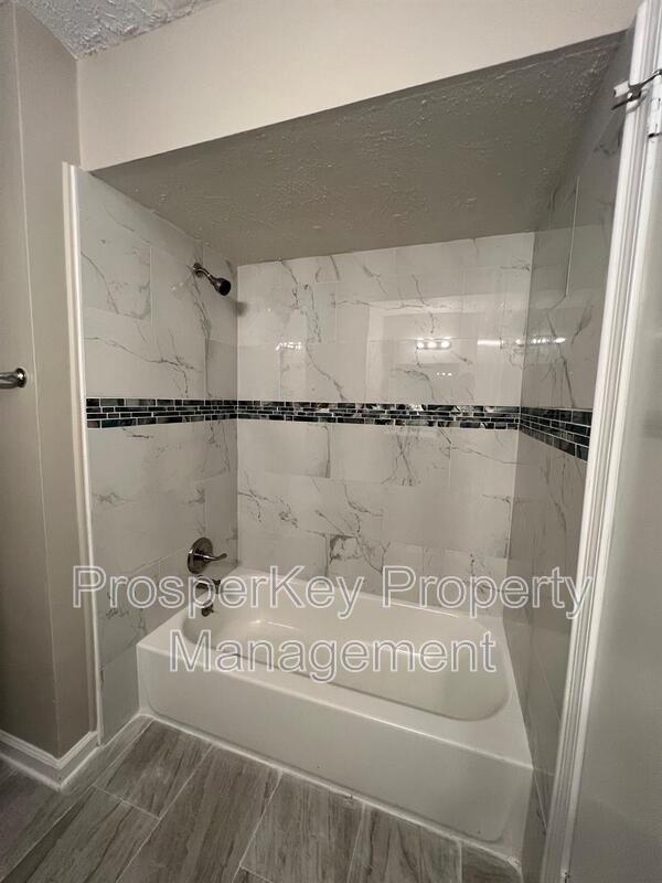 Building Photo - 1 Esquiline Ct