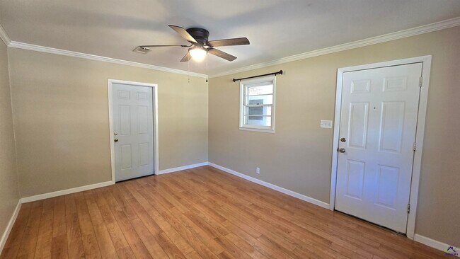 Building Photo - 106 Mason Dr