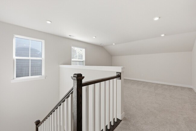 Building Photo - 6334 Cambridge Dr