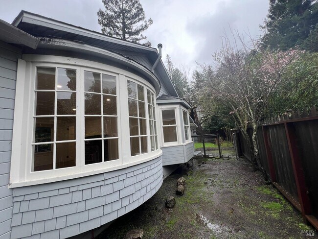 Building Photo - 127 Bolinas Ave