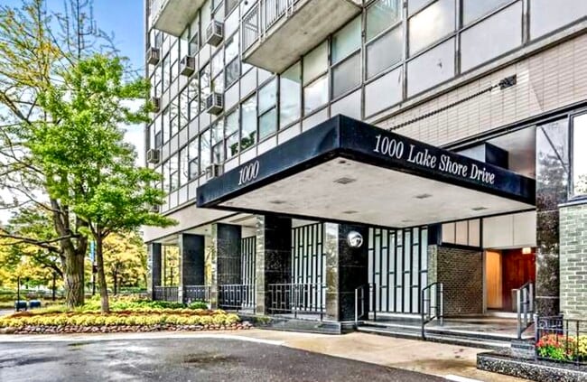 Building Photo - 129 E Bellevue Pl
