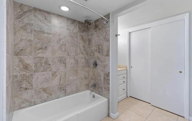 Building Photo - 408 Marshall Ct