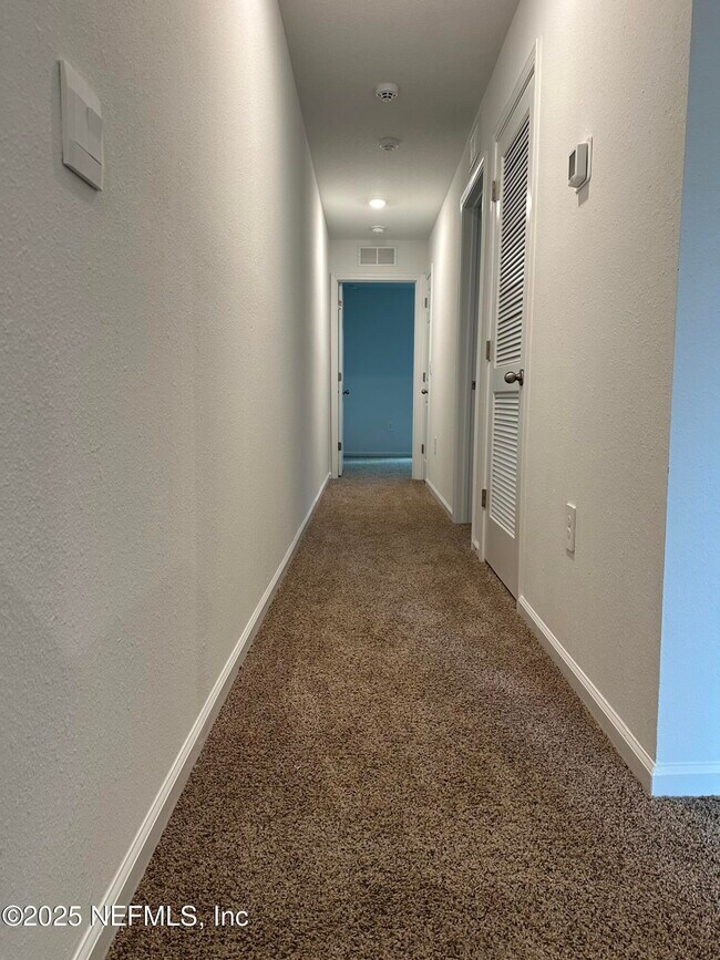 Building Photo - 634 Celtic dr