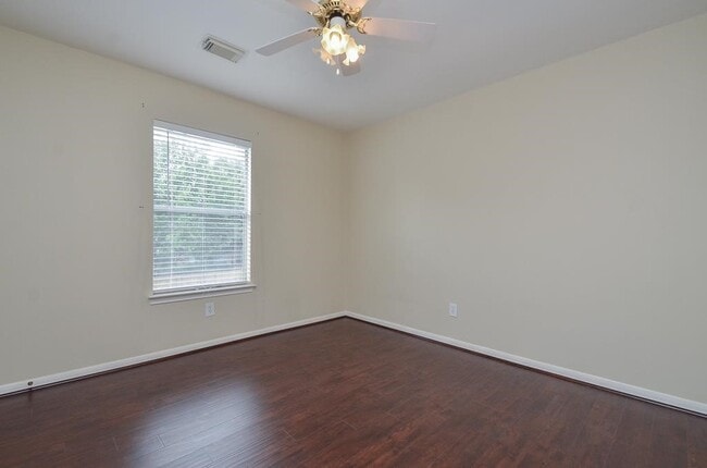 Building Photo - 20735 Fawnbrook Ct