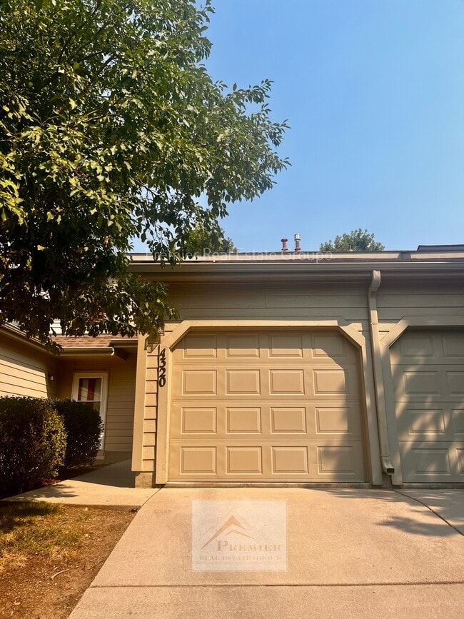 Building Photo - 4320 Hunting Meadows Cir