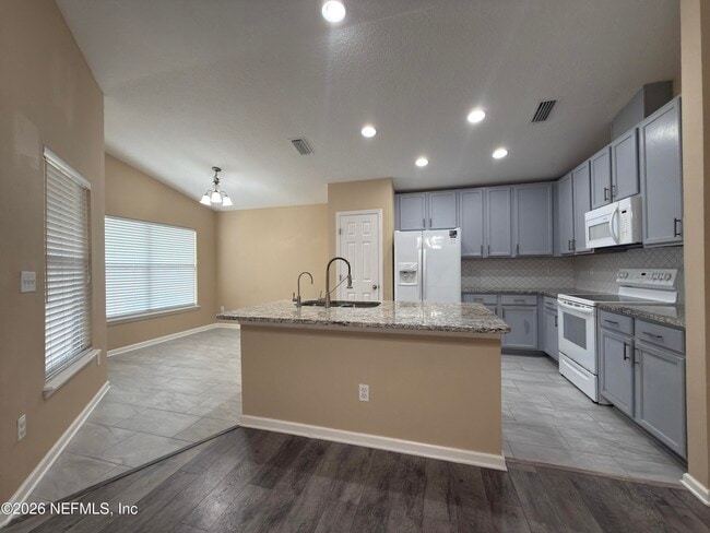 Building Photo - 2472 Willowbend Dr