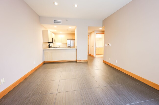 Building Photo - Charming 1 bdrm 1 bath Condo in Downtown V...