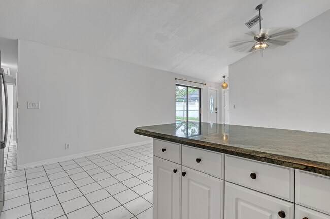 Building Photo - 1279 Periwinkle Pl