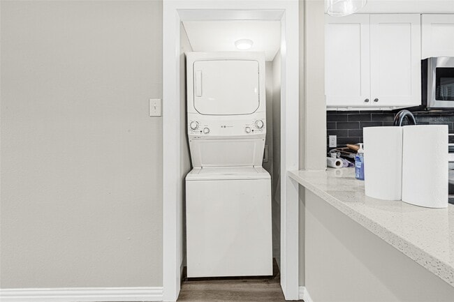 Building Photo - 4326 Alconbury Ln