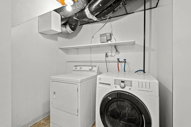 Building Photo - 207 Marie Ave