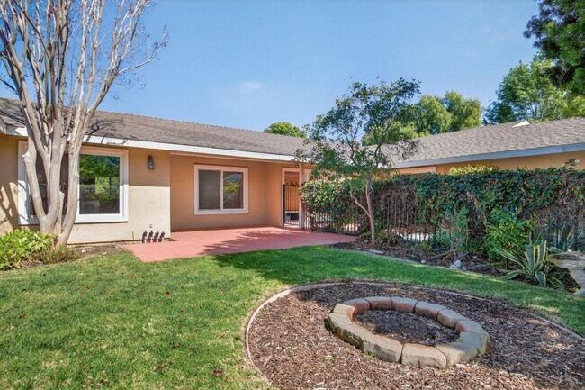 Building Photo - 1525 Fairway Dr