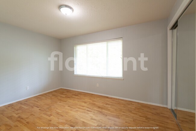 Building Photo - 7037 NE 137th St