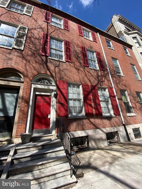 Building Photo - 1205 Spruce St