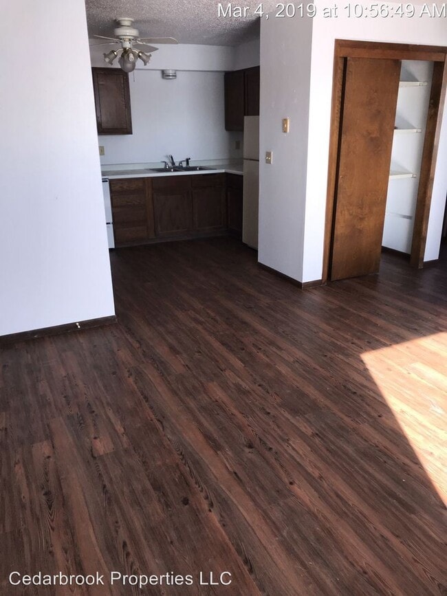 Building Photo - 2 br, 1 bath Apartment - 425 6th Ave S