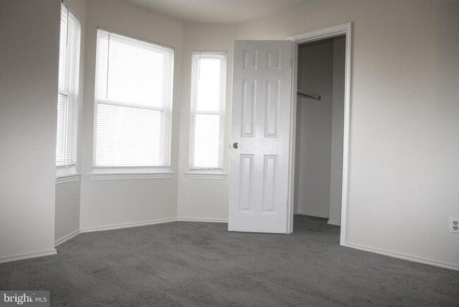 Building Photo - 4490 Lord Loudoun Ct