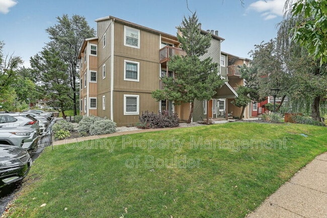 Building Photo - 2865 Sundown Ln