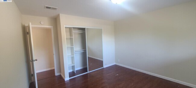 Building Photo - 2342 D St