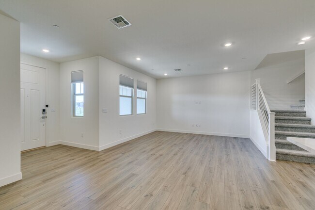 Building Photo - 160 Silver Run Ln