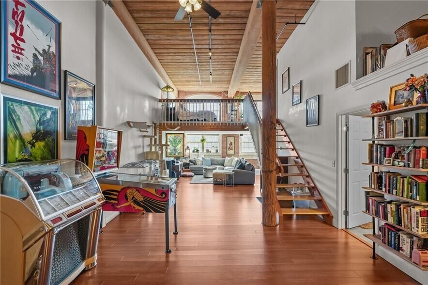 Building Photo - 1 Tupperware Dr