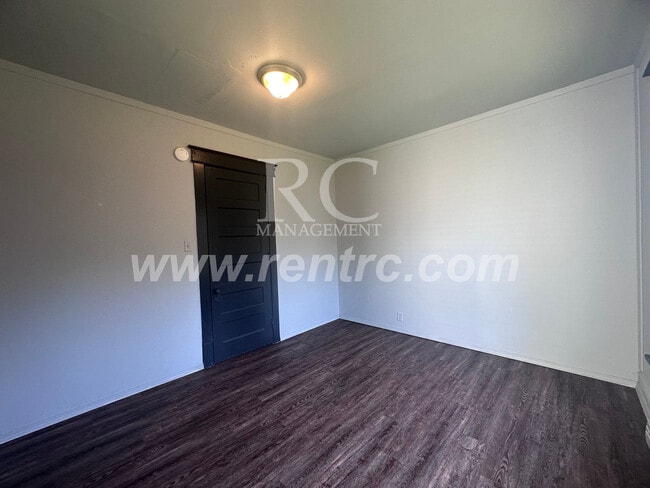 Building Photo - 1434 Walnut-