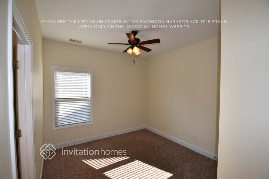 Building Photo - 5340 Hopewell Manor Dr