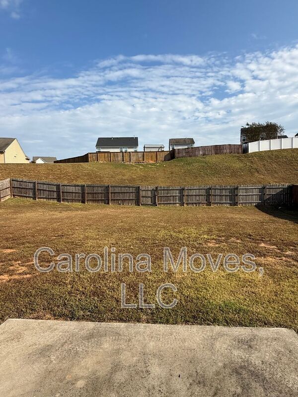 Building Photo - 451 Riverdale Rd