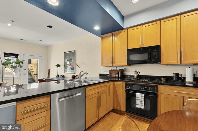 Building Photo - 2363 Champlain St NW