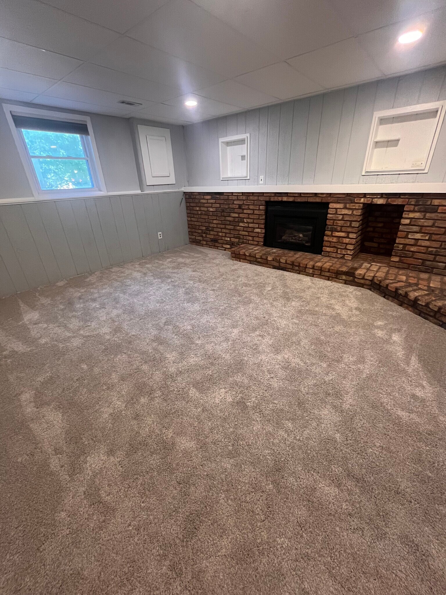 Building Photo - 3840 Wakonda Dr