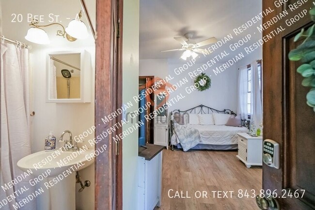 Building Photo - 20 Bee St