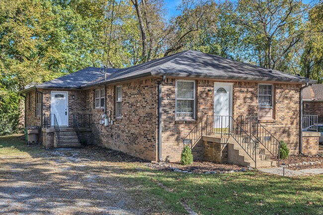 Building Photo - Charming Duplex in Prime Walkable 12 South Location!