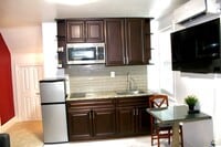 Building Photo - Fully-furnished, utilities included, 1 bed...