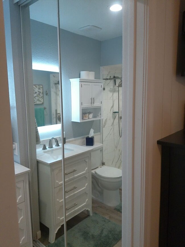 Building Photo - Beautiful updated condo in Los Lagos Upstairs unit. Available March 15 to Dec 31st 2026