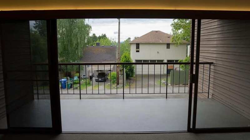 Building Photo - 7113 California Ave SW