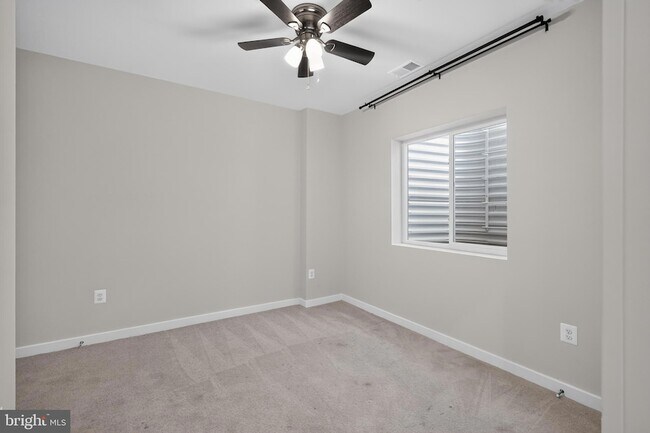 Building Photo - 1743 Autumn Maple Leaf Dr