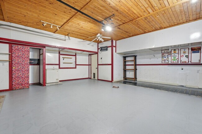 Building Photo - 2237 W Foothill St