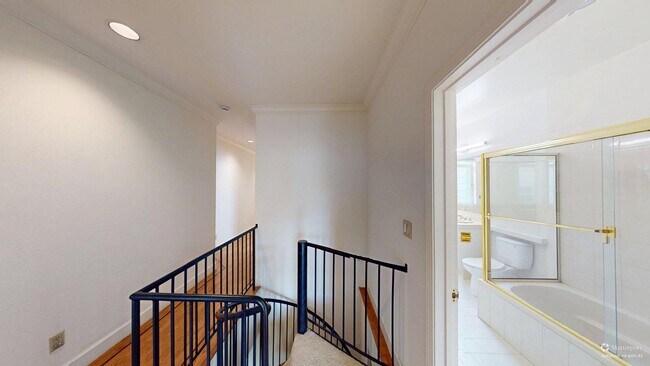 Building Photo - 161 4th Ave