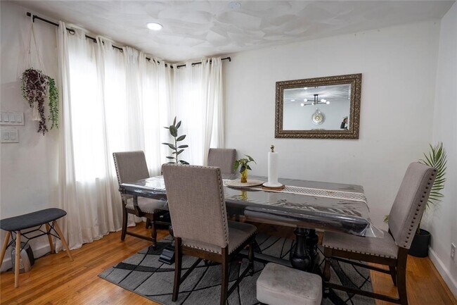 Building Photo - 3613 Vestal Rd